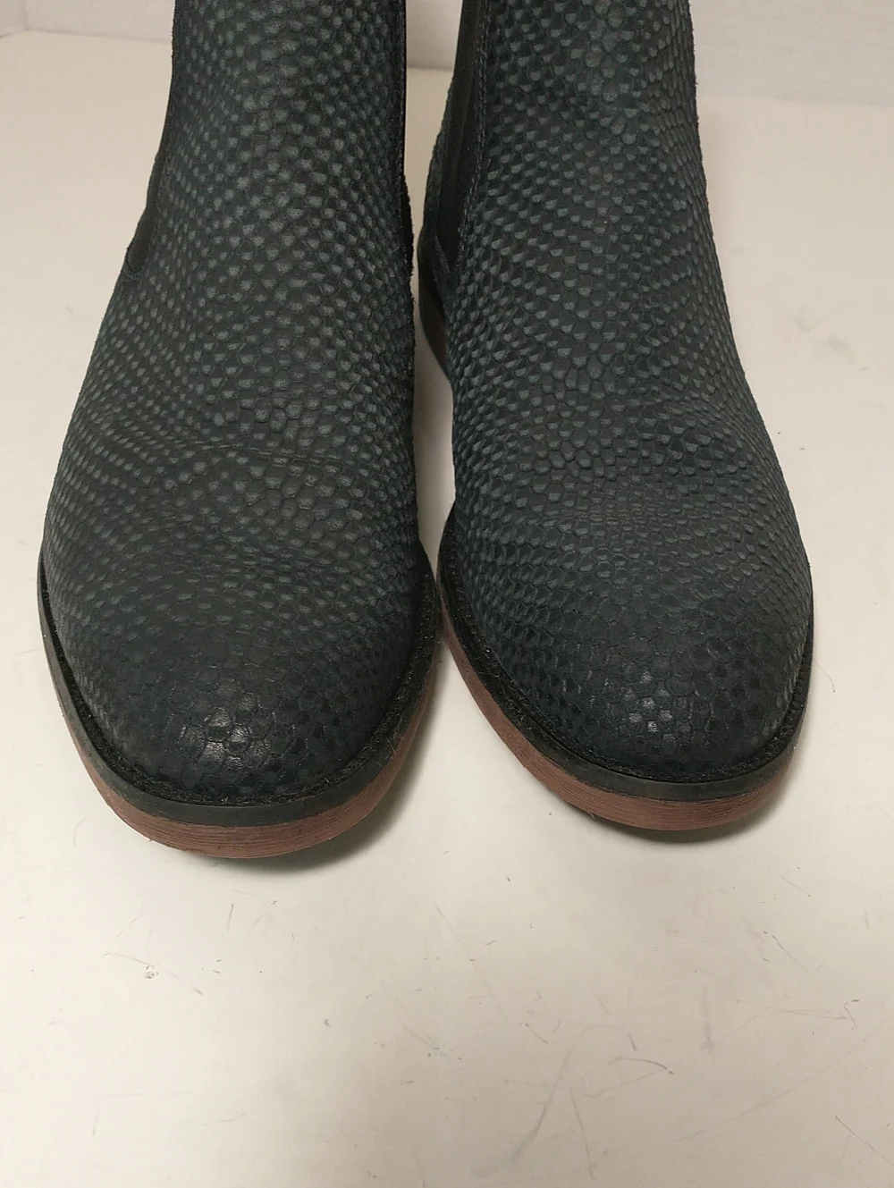 LIKE NEW Stacy Adams Men's Kayden Chelsea Boot, Navy, Size 8.5, Leather, Python